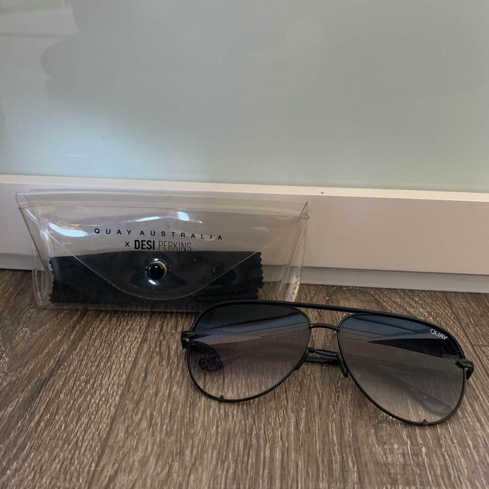 Quay oversized aviators